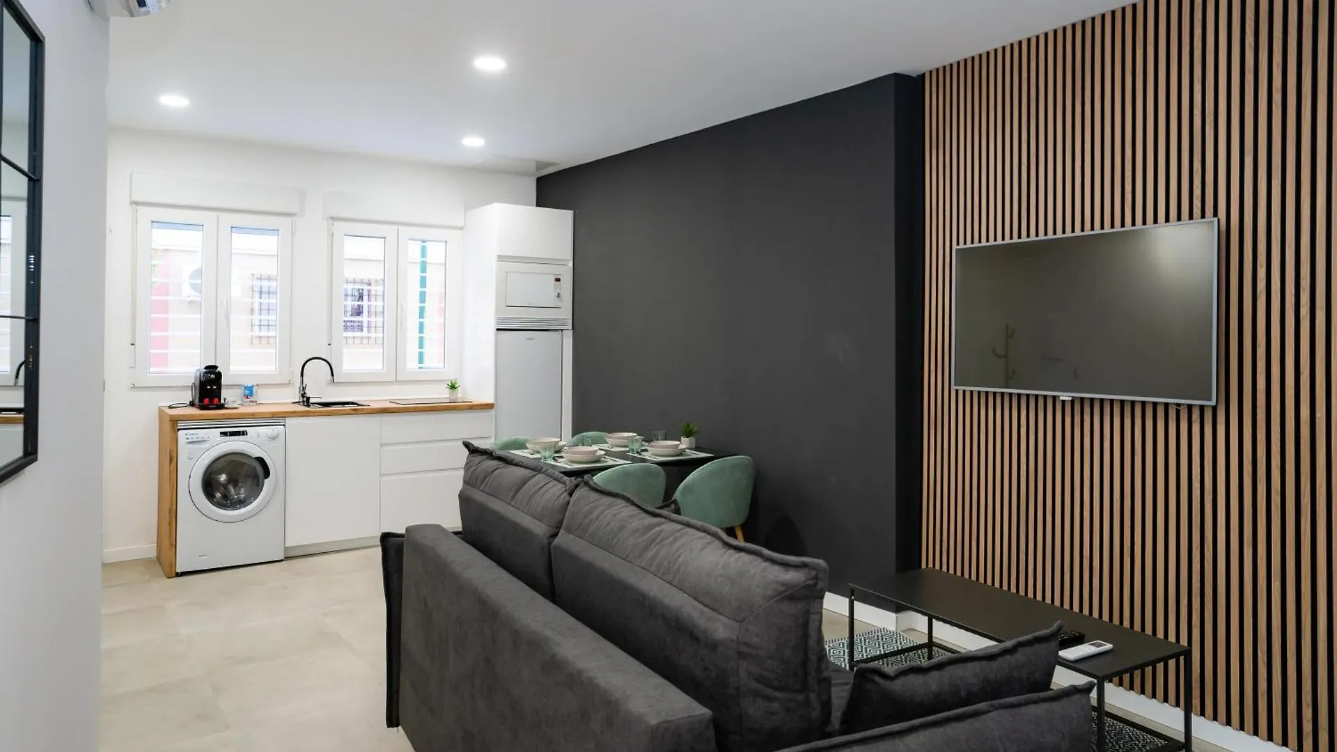 Apartament Nomad Malaga - Airport III 0*,